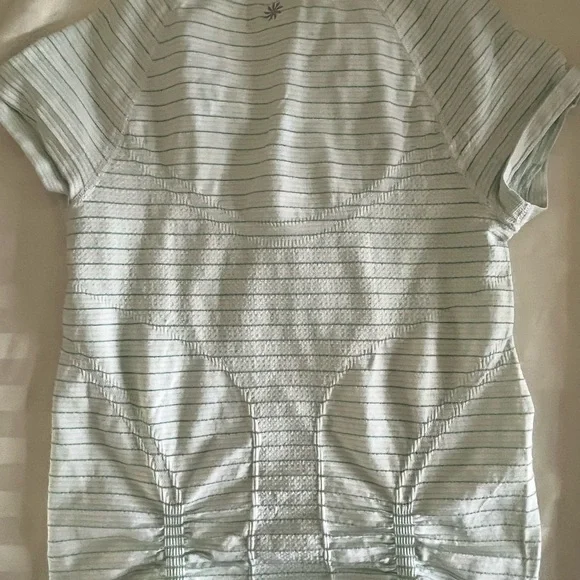 Women’s XS Athleta Work Out Shirt - Picture 3 of 3